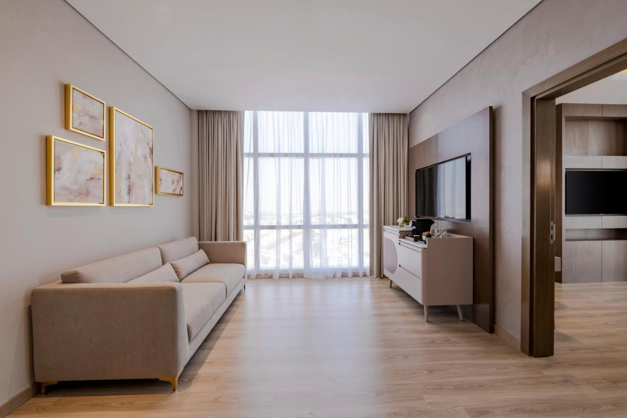Movenpick Jumeirah Village Triangle 두바이 외부 사진