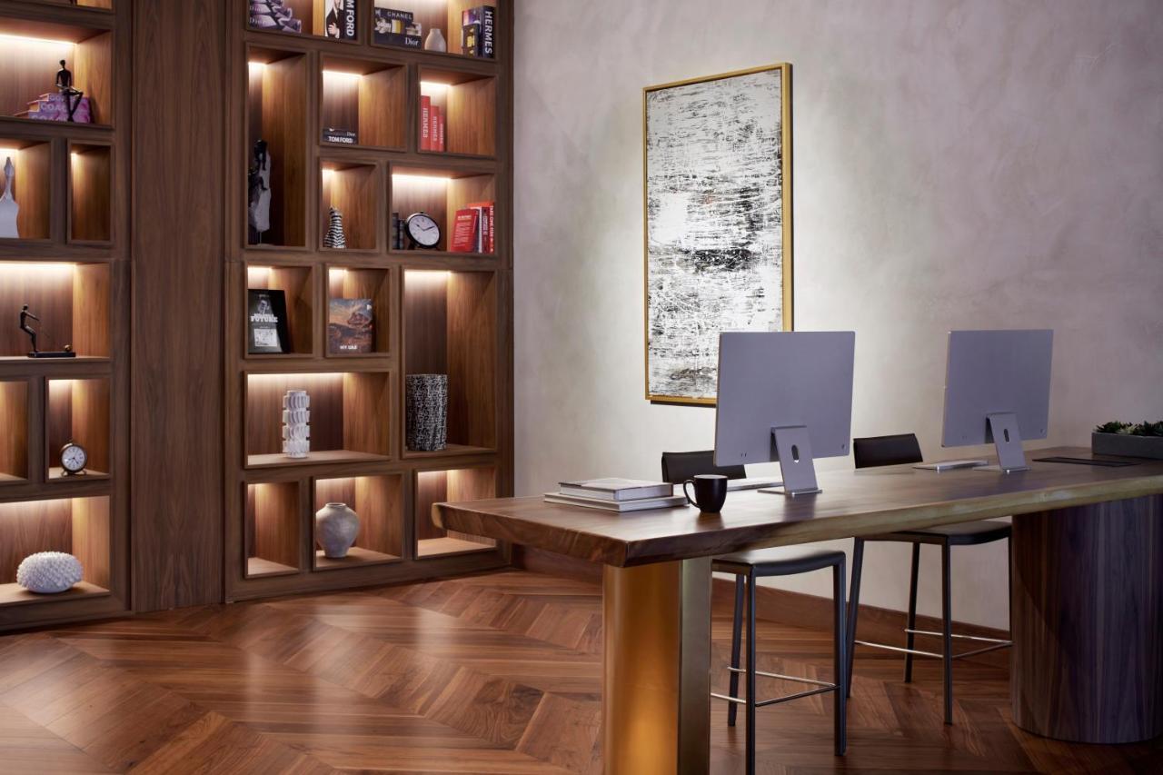 Movenpick Jumeirah Village Triangle 두바이 외부 사진 The library at the hotel